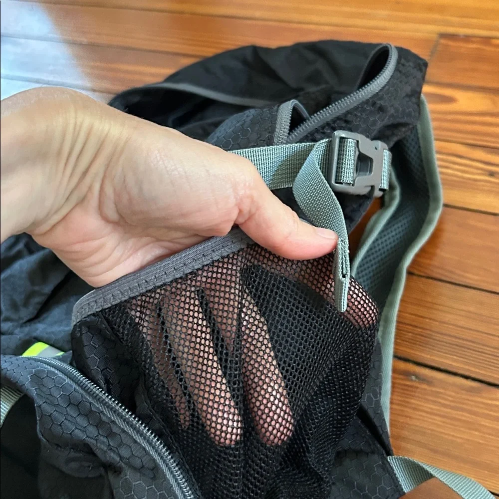 NEEKFOX Black Backpack with Gray Straps